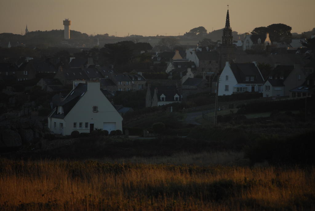 Roulotte Gites O Bien-Etre Massage Spa Sejour Bien-Etre En Hebergement Insolite Roulotte Karantez Ou En Gites Melon Ou Yock A 800 M Des Plages Maison D'Hote Drogou Porspoder Zewnętrze zdjęcie